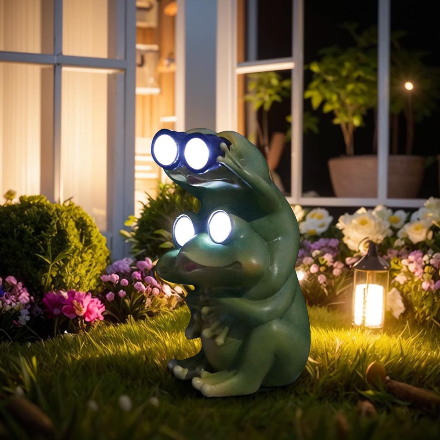 Garden Decor Outdoor Statue: Yard Frog Solar Figurines Patio Animal Art Home House Outside Decorations Porch Lawn Ornaments Birthday Gifts Ideas for Women Mom Mother Grandma Housewarming